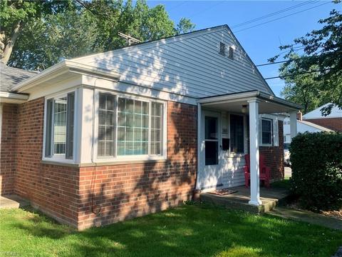 345 E 235, Euclid, OH 44123 photo 1