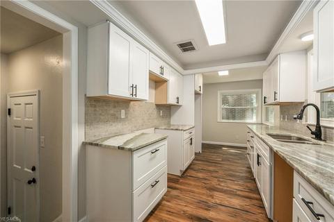 310 E 262nd St, Euclid, OH 44132 photo 11