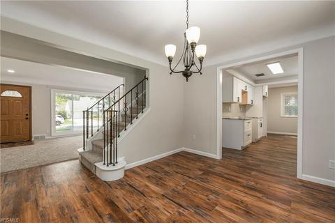 310 E 262nd St, Euclid, OH 44132 photo 8