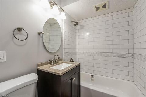 310 E 262nd St, Euclid, OH 44132 photo 17