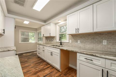 310 E 262nd St, Euclid, OH 44132 photo 10