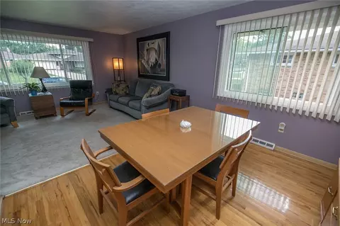 6211 Regency Dr, Parma, OH 44129 photo 9