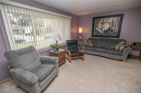 6211 Regency Dr, Parma, OH 44129 photo 10