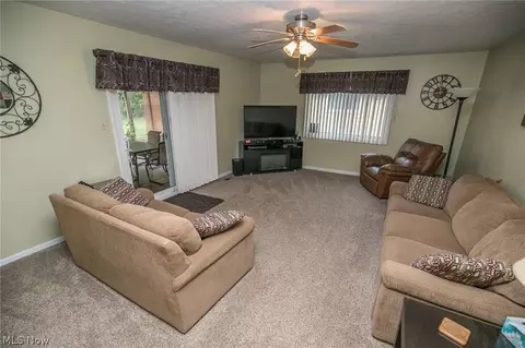 6211 Regency Dr, Parma, OH 44129 photo 11