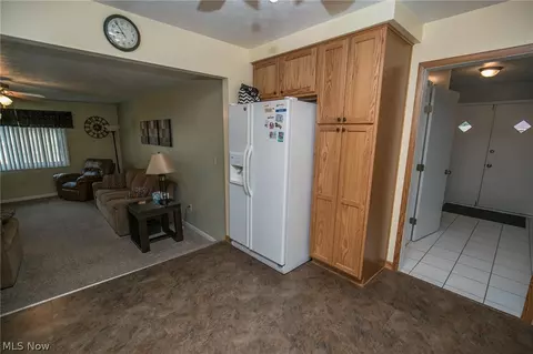 6211 Regency Dr, Parma, OH 44129 photo 6