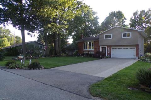6064 Collins Rd, Mentor, OH 44060 photo 2