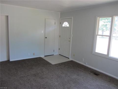 455 Olivet Dr, Elyria, OH 44035 photo 3