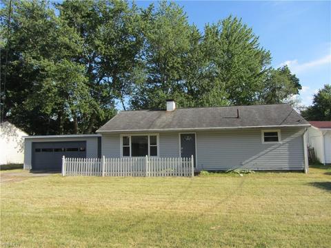 455 Olivet Dr, Elyria, OH 44035 photo 2