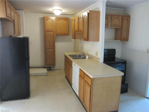 455 Olivet Dr, Elyria, OH 44035 photo 9