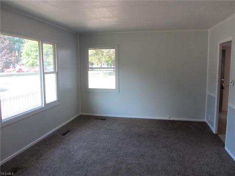 455 Olivet Dr, Elyria, OH 44035 photo 4