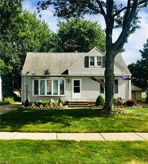 29656 Phillips Ave, Wickliffe, OH 44092 photo 2