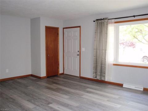 116 Elma Dr, Elyria, OH 44035 photo 2