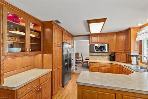 116 Buckingham Dr, Elyria, OH 44035 photo 13