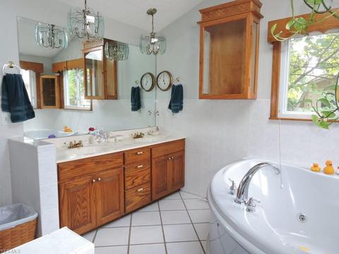 2201 Crosshaven Rd NW, Canton, OH 44708 photo 17