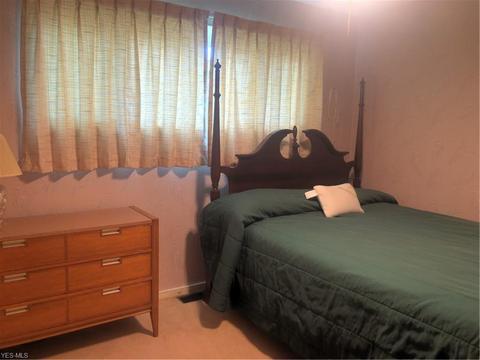 150 Sunset Dr, Berea, OH 44017 photo 9
