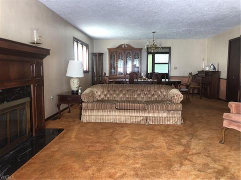 150 Sunset Dr, Berea, OH 44017 photo 2