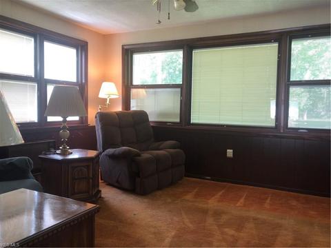 150 Sunset Dr, Berea, OH 44017 photo 4
