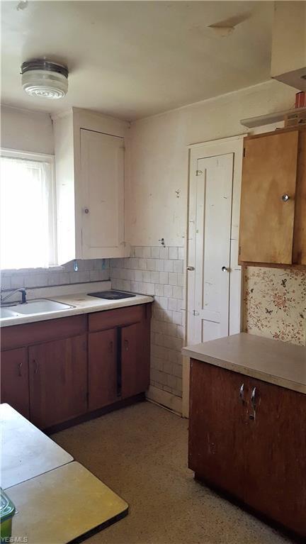 1530 E 214th St, Euclid, OH 44117 photo 9