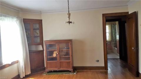 1530 E 214th St, Euclid, OH 44117 photo 4