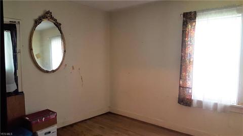 1530 E 214th St, Euclid, OH 44117 photo 11