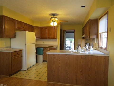 107 Stonehedge Dr, Elyria, OH 44035 photo 10