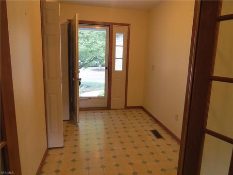 107 Stonehedge Dr, Elyria, OH 44035 photo 6