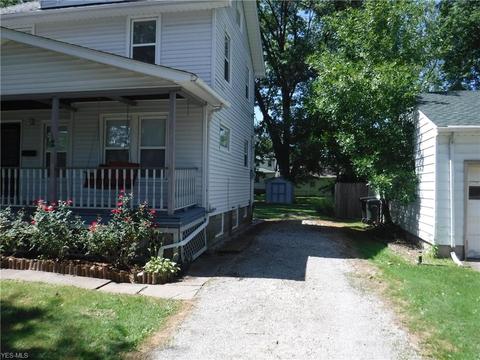 316 Olive St, Elyria, OH 44035 photo 3
