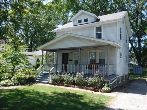 316 Olive St, Elyria, OH 44035 photo 2