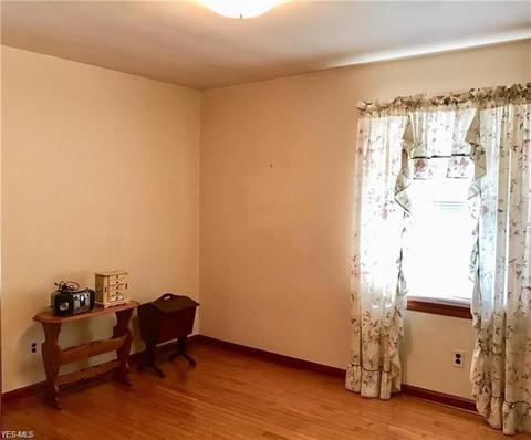 351 Penfield Ave, Elyria, OH 44035 photo 5