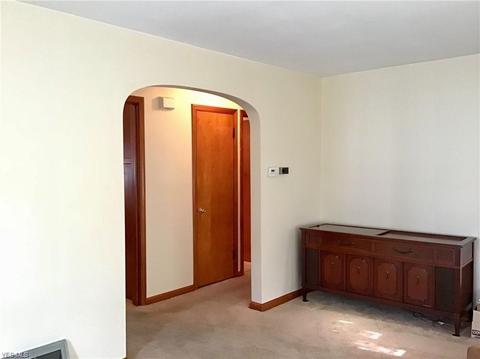 351 Penfield Ave, Elyria, OH 44035 photo 4