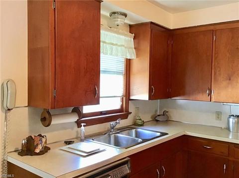 351 Penfield Ave, Elyria, OH 44035 photo 11