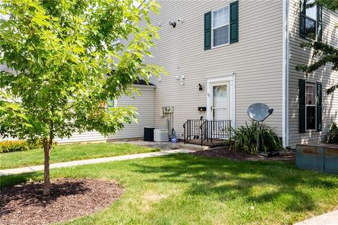 32 Valley Forge Ln, Elyria, OH 44035 photo 2