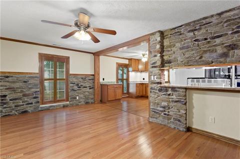 32 Valley Forge Ln, Elyria, OH 44035 photo 9