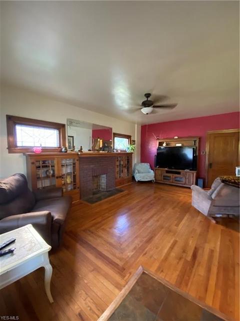 364 Sexton St, Struthers, OH 44471 photo 5