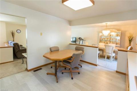 9710 Running Brook Dr, Parma, OH 44130 photo 14
