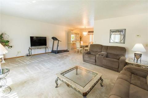 9710 Running Brook Dr, Parma, OH 44130 photo 5