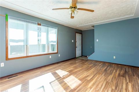 159 Parmely Ave, Elyria, OH 44035 photo 2