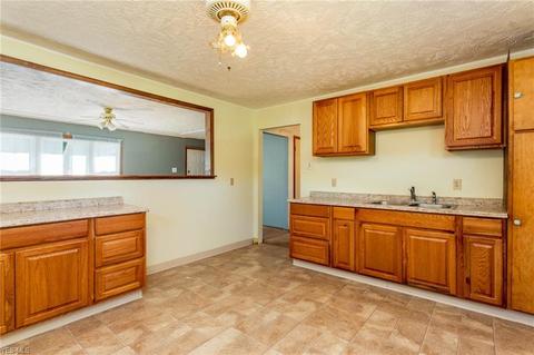 159 Parmely Ave, Elyria, OH 44035 photo 5