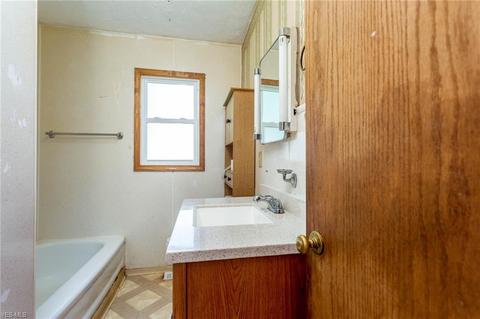 159 Parmely Ave, Elyria, OH 44035 photo 11