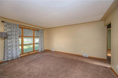 1325 Root Rd, Lorain, OH 44052 photo 3
