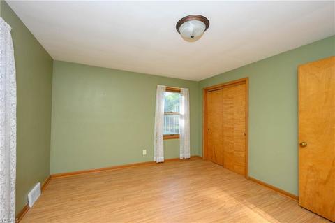 1325 Root Rd, Lorain, OH 44052 photo 8