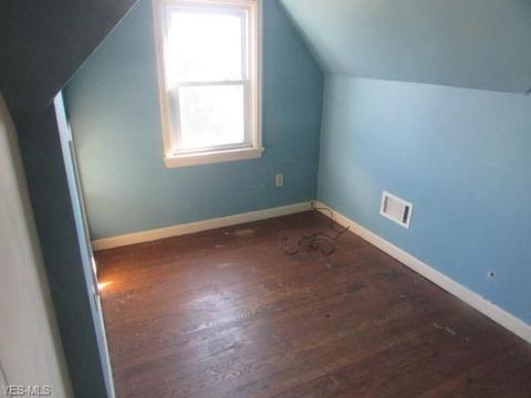 16 Parkway St, Struthers, OH 44471 photo 9