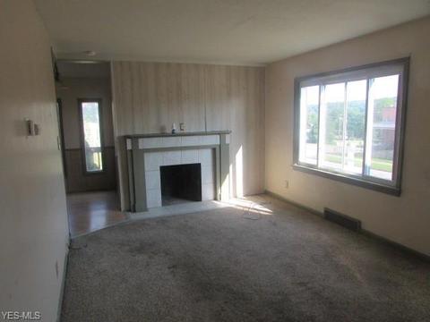 16 Parkway St, Struthers, OH 44471 photo 6