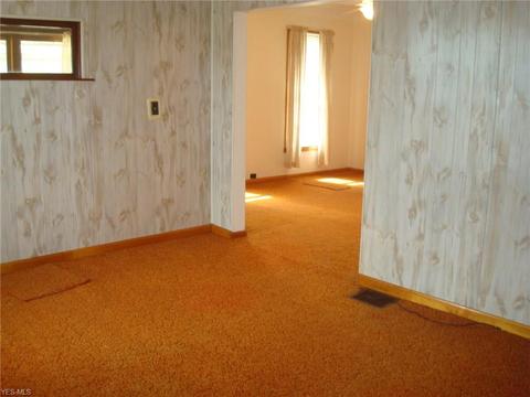 523 W 30th St, Ashtabula, OH 44004 photo 7