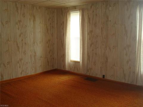 523 W 30th St, Ashtabula, OH 44004 photo 8