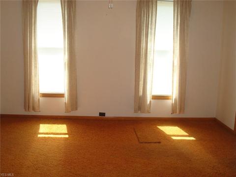 523 W 30th St, Ashtabula, OH 44004 photo 6