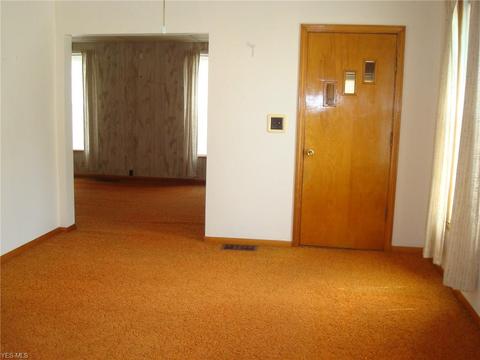 523 W 30th St, Ashtabula, OH 44004 photo 4