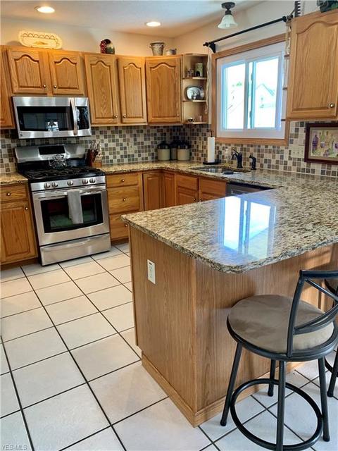 336 Pemberton Dr, Elyria, OH 44035 photo 10
