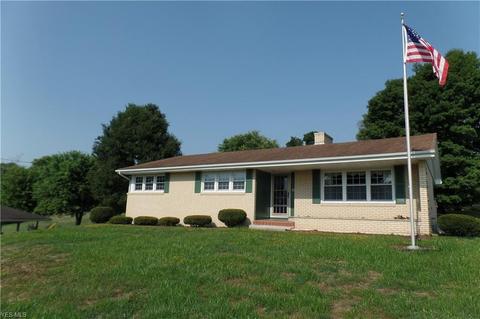 527 Ullman St, Beverly, OH 45715 photo 1