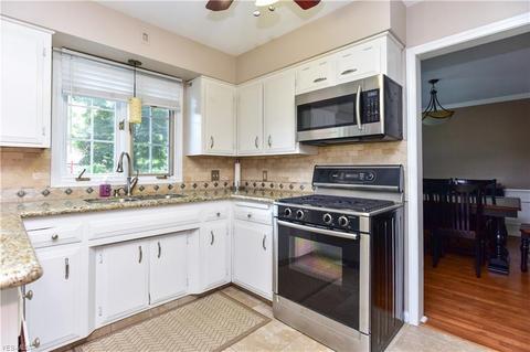 935 Greyledge Pl, Youngstown, OH 44511 photo 3